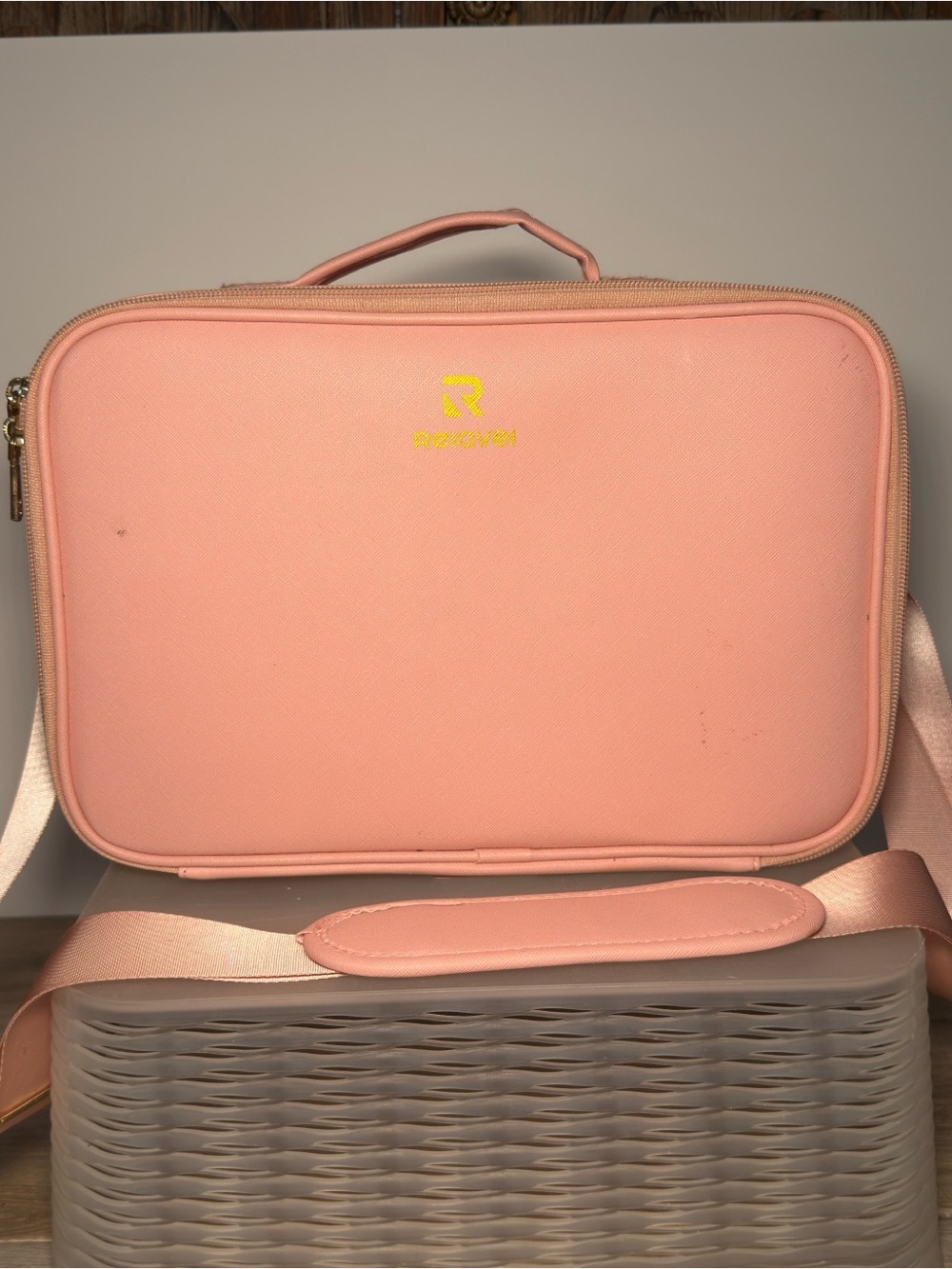 Relavel Pink Medium Makeup Case
